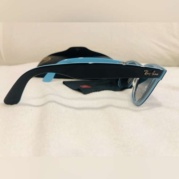 Vintage Ray-Ban Wayfarer Black/blue sunglasses - Picture 2 of 6